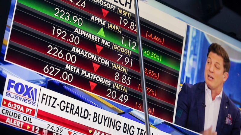 Sete Magníficas perdem protagonismo em Wall Street em nova fase de investimentos em IA Sete Magníficas perdem protagonismo em Wall Street em nova fase de investimentos em IA