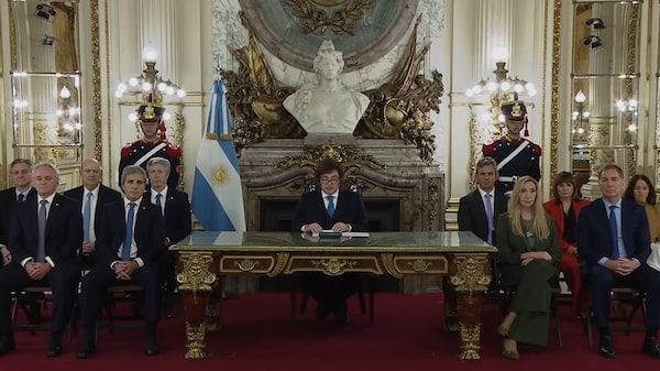 Reforma de la Carta Orgánica del BCRA: qué propone Milei y lecciones de la experiencia regional Reforma de la Carta Orgánica del BCRA: qué propone Milei y lecciones de la experiencia regional