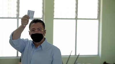 “Asumo el sagrado compromiso de hacer un gobierno democrático”, Chaves “Asumo el sagrado compromiso de hacer un gobierno democrático”, Chaves