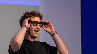 Meta lança óculos de US$ 799 com integração de IA para promover ‘superinteligência’ Meta lança óculos de US$ 799 com integração de IA para promover ‘superinteligência’