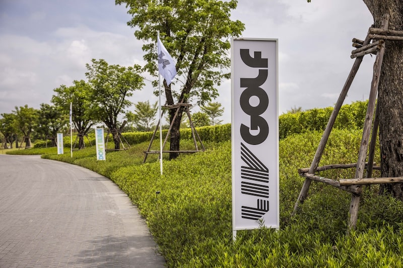 Un cartel de LIV Golf en un campo de golf. Fotógrafo: Andre Malerba/Bloomberg Un cartel de LIV Golf en un campo de golf. Fotógrafo: Andre Malerba/Bloomberg