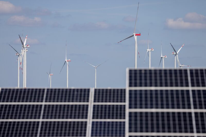 Os investimentos em energias renováveis representam uma fração do custos climáticos que se impõem sobre governos nacionais Os investimentos em energias renováveis representam uma fração do custos climáticos que se impõem sobre governos nacionais