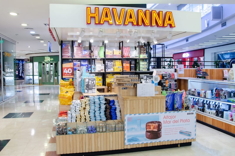 Un puesto de ventas de Havanna en un shopping. Un puesto de ventas de Havanna en un shopping.