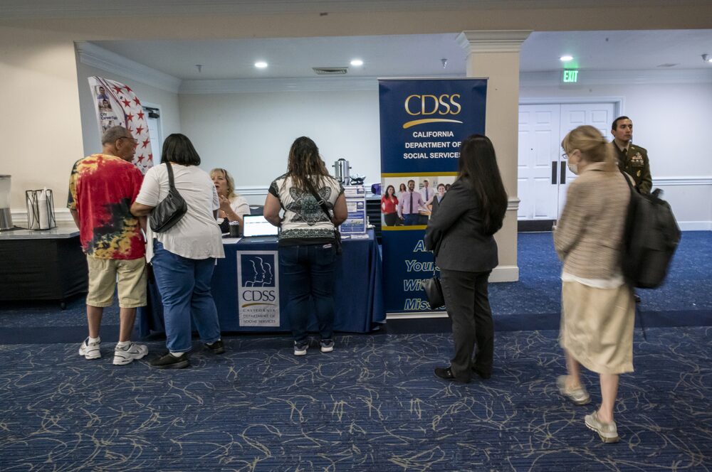 Solicitudes de subsidio por desempleo en EE.UU. alcanzan máximo de dos meses Solicitudes de subsidio por desempleo en EE.UU. alcanzan máximo de dos meses