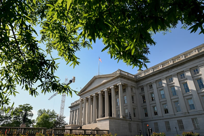 Treasurys Cash Pile Jumps Most Since September On Tax Day Treasurys Cash Pile Jumps Most Since September On Tax Day