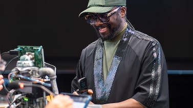 will.i.am, do Black Eyed Peas, ensina IA a jovens em seu escritório: ‘abracem a tecnologia’ will.i.am, do Black Eyed Peas, ensina IA a jovens em seu escritório: ‘abracem a tecnologia’
