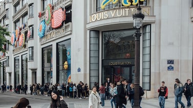 El lujo europeo arranca 2026 bajo presión: Morgan Stanley rebaja calificación de LVMH El lujo europeo arranca 2026 bajo presión: Morgan Stanley rebaja calificación de LVMH