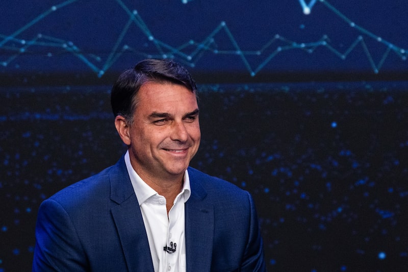 Flávio Bolsonaro. Flávio Bolsonaro.