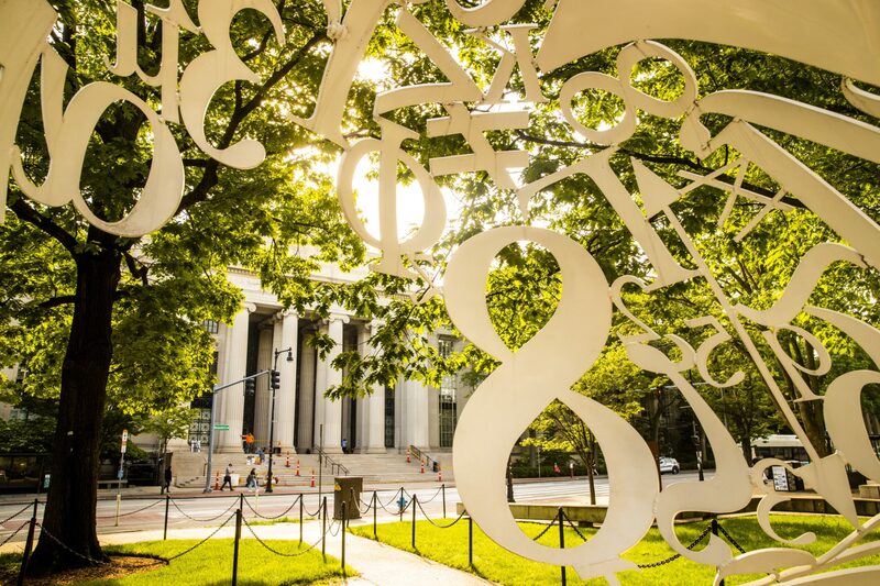 La colaboración con el Instituto Skolkovo incluyó subvenciones, conferencias y apoyo docente La colaboración con el Instituto Skolkovo incluyó subvenciones, conferencias y apoyo docente