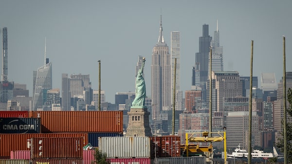 Déficit comercial de EE.UU. cae 5,6% en junio por un menor nivel de importaciones Déficit comercial de EE.UU. cae 5,6% en junio por un menor nivel de importaciones