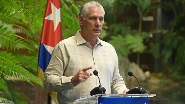 Díaz-Canel defiende las reformas económicas de Cuba y niega un giro hacia el capitalismo Díaz-Canel defiende las reformas económicas de Cuba y niega un giro hacia el capitalismo