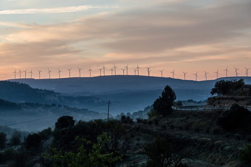 Los requisitos regulatorios adicionales, menos incentivos financieros y el riesgo de ser acusados de greenwashing están alejando a clientes corporativos Los requisitos regulatorios adicionales, menos incentivos financieros y el riesgo de ser acusados de greenwashing están alejando a clientes corporativos