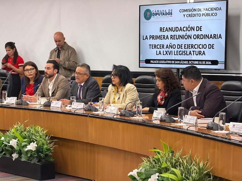 Sesión de la Comisión de Hacienda y Crédito Público de la Cámara de Diputados, durante la aprobación de la Ley Aduanera, el jueves 1 de octubre de 2026, Ciudad de México. Sesión de la Comisión de Hacienda y Crédito Público de la Cámara de Diputados, durante la aprobación de la Ley Aduanera, el jueves 1 de octubre de 2026, Ciudad de México.