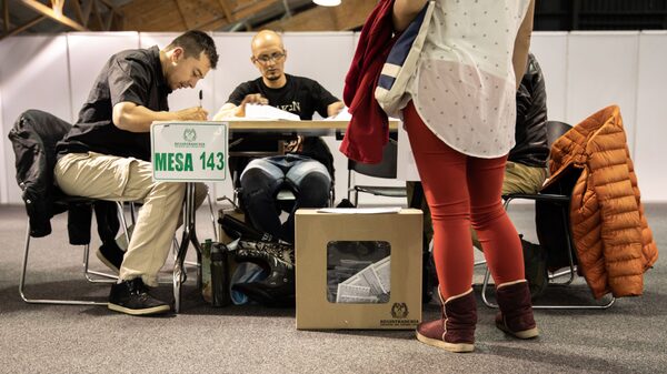 Colômbia elege novo presidente em meio à polarização e turbulência social Colômbia elege novo presidente em meio à polarização e turbulência social