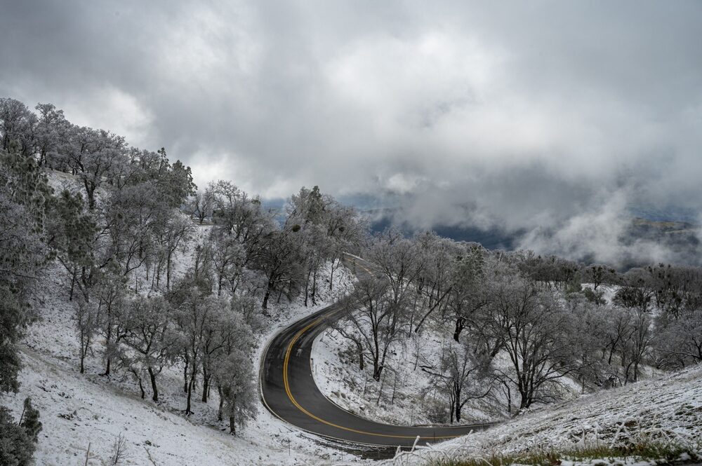 Nieve durante una tormenta en Mount Hamilton, California, EE.UU., el jueves 23 de febrero de 2023. Una tormenta invernal se extiende por el norte de EE.UU. esta semana, desatando frío y nieve desde California hasta Maine, mientras en el sureste se registran temperaturas récord. Fotógrafo: David Paul Morris/Bloomberg Nieve durante una tormenta en Mount Hamilton, California, EE.UU., el jueves 23 de febrero de 2023. Una tormenta invernal se extiende por el norte de EE.UU. esta semana, desatando frío y nieve desde California hasta Maine, mientras en el sureste se registran temperaturas récord. Fotógrafo: David Paul Morris/Bloomberg