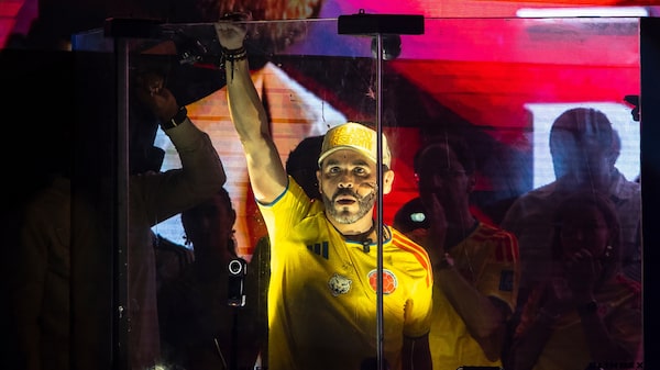 La camiseta de la Selección Colombia polariza aún más la disputa entre De la Espriella y Cepeda La camiseta de la Selección Colombia polariza aún más la disputa entre De la Espriella y Cepeda
