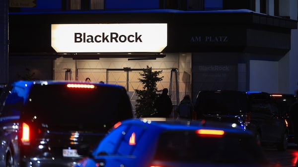 BlackRock cambia una estrategia de inversión de casi seis años y ahora favorece a los bonos BlackRock cambia una estrategia de inversión de casi seis años y ahora favorece a los bonos