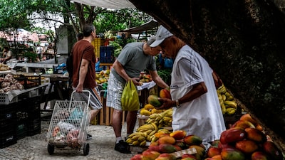 PIB: economia brasileira cresce 0,5% no segundo trimestre e supera projeções PIB: economia brasileira cresce 0,5% no segundo trimestre e supera projeções
