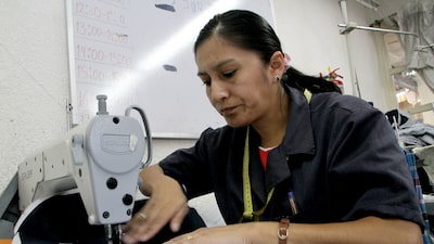 Multinacionales apuestan por cerrar brechas de empleo entre jóvenes en Colombia