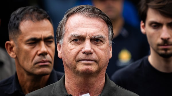 Bolsonaro deja el hospital y comienza su arresto domiciliario tras fallo del Tribunal Supremo Bolsonaro deja el hospital y comienza su arresto domiciliario tras fallo del Tribunal Supremo