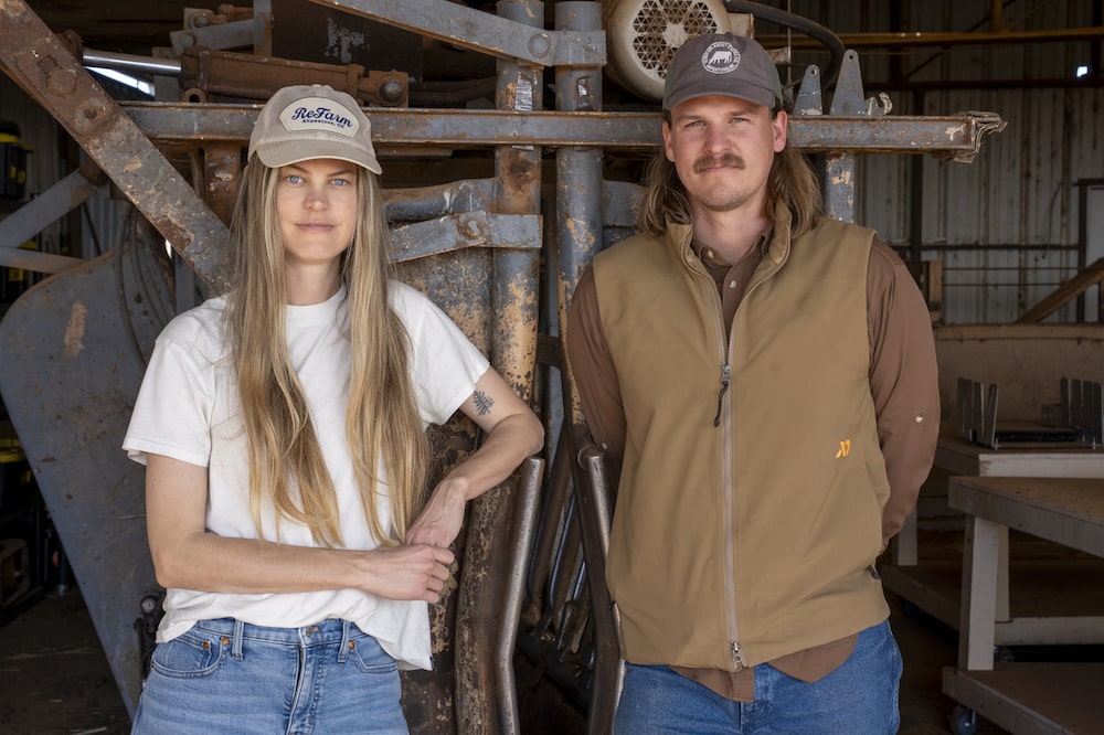 Kacie Scherler y su esposo Zach Abney en su rancho en Snyder. Kacie Scherler y su esposo Zach Abney en su rancho en Snyder.