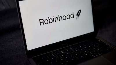 Robinhood dispara 85% e tem negociações suspensas após entrada da Ark, de Cathie Wood Robinhood dispara 85% e tem negociações suspensas após entrada da Ark, de Cathie Wood