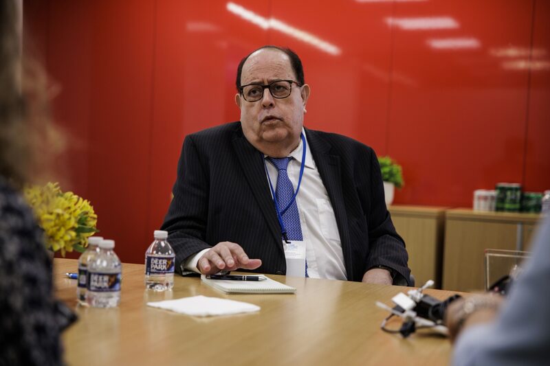 Julio Velarde, gobernador del Banco Central de Reserva de Perú, durante una entrevista en las reuniones de primavera del Fondo Monetario Internacional (FMI) y el Banco Mundial en Washington, DC, EE.UU., el viernes 14 de abril de 2023. Fotógrafo: Samuel Corum/Bloomberg Julio Velarde, gobernador del Banco Central de Reserva de Perú, durante una entrevista en las reuniones de primavera del Fondo Monetario Internacional (FMI) y el Banco Mundial en Washington, DC, EE.UU., el viernes 14 de abril de 2023. Fotógrafo: Samuel Corum/Bloomberg