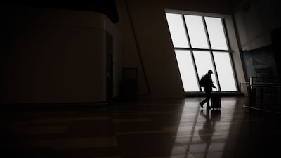 Aeropuerto LaGuardia en Nueva York fue cerrado tras colisión entre un avión y un vehículo Aeropuerto LaGuardia en Nueva York fue cerrado tras colisión entre un avión y un vehículo