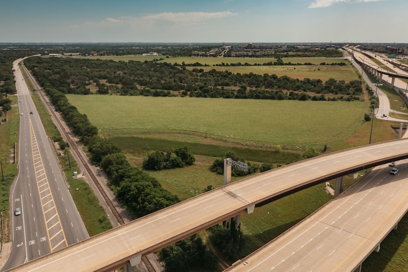 Amazon purchased a coveted 193-acre parcel of land just outside Round Rock, Texas, when it went on the market last fall. Amazon purchased a coveted 193-acre parcel of land just outside Round Rock, Texas, when it went on the market last fall.