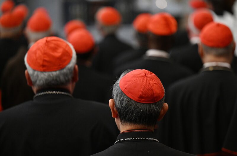 Cardenales en la Basílica de Santa María la Mayor, Roma, el 27 de abril. Fotógrafo: Vatican Pool WO/Getty Images Europe Cardenales en la Basílica de Santa María la Mayor, Roma, el 27 de abril. Fotógrafo: Vatican Pool WO/Getty Images Europe