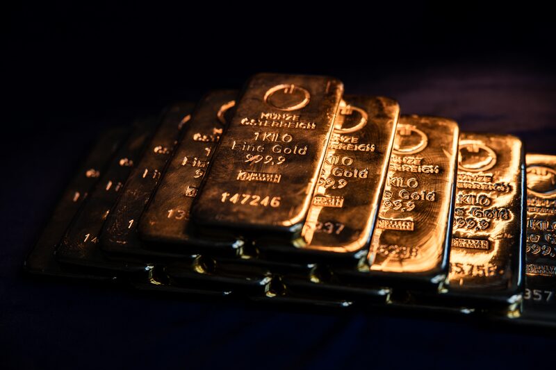 Una selección de barras de oro de un kilogramo. Una selección de barras de oro de un kilogramo.