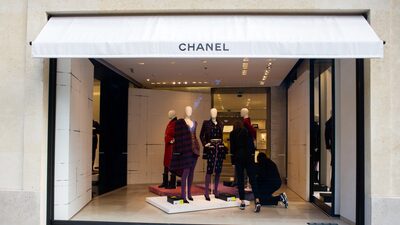 El dividendo récord de Chanel eleva la ganancia para los propietarios a US$12.000 millones El dividendo récord de Chanel eleva la ganancia para los propietarios a US$12.000 millones