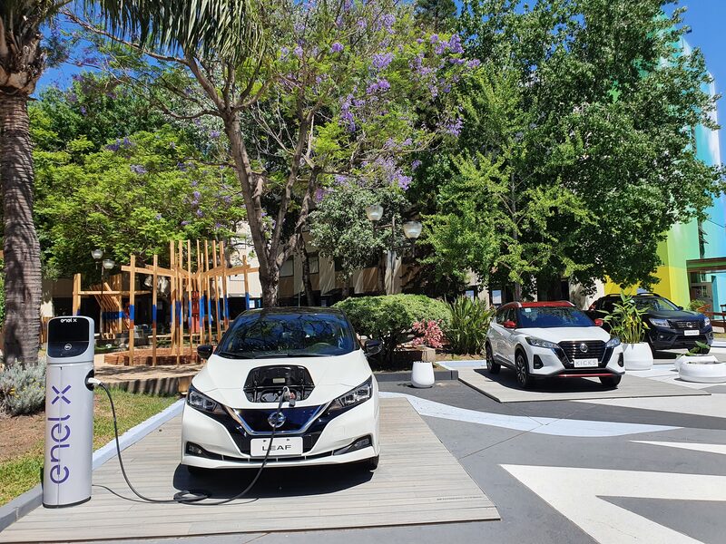 El coche Nissan LEAF, su primer auto cien por ciento eléctrico. (Foto: Divulgación Nissan) El coche Nissan LEAF, su primer auto cien por ciento eléctrico. (Foto: Divulgación Nissan)