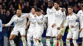 Florentino Pérez vs. Enrique Riquelme: la batalla por el Real Madrid se siente en el Ibex 35 Florentino Pérez vs. Enrique Riquelme: la batalla por el Real Madrid se siente en el Ibex 35