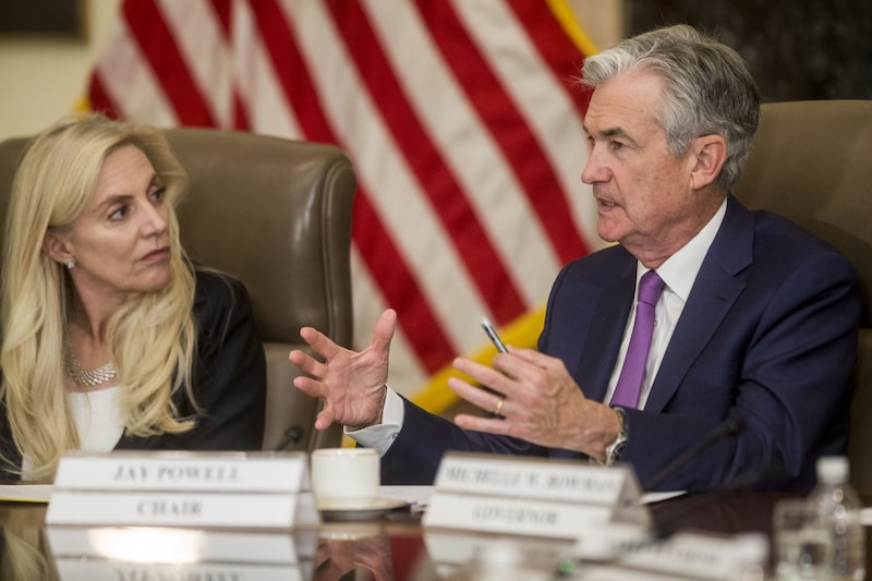 Jerome Powell seguirá como presidente de la Reserva Federal de Estados Unidos. Lael Brainard, a la izquierda de la foto, será la vicepresidente del banco central. El presidente Joe Biden anunció los nombramientos este lunes 22 de noviembre. Jerome Powell seguirá como presidente de la Reserva Federal de Estados Unidos. Lael Brainard, a la izquierda de la foto, será la vicepresidente del banco central. El presidente Joe Biden anunció los nombramientos este lunes 22 de noviembre.