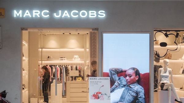 LVMH vende Marc Jacobs para grupo WHP Global em meio à desaceleração do luxo LVMH vende Marc Jacobs para grupo WHP Global em meio à desaceleração do luxo
