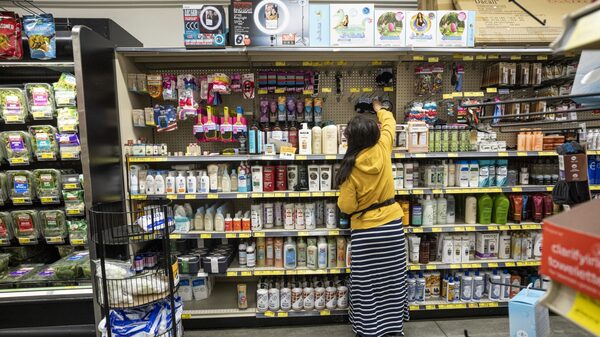 Hogares colombianos gastaron $910 billones en 12 meses, pero ya hay desaceleración Hogares colombianos gastaron $910 billones en 12 meses, pero ya hay desaceleración