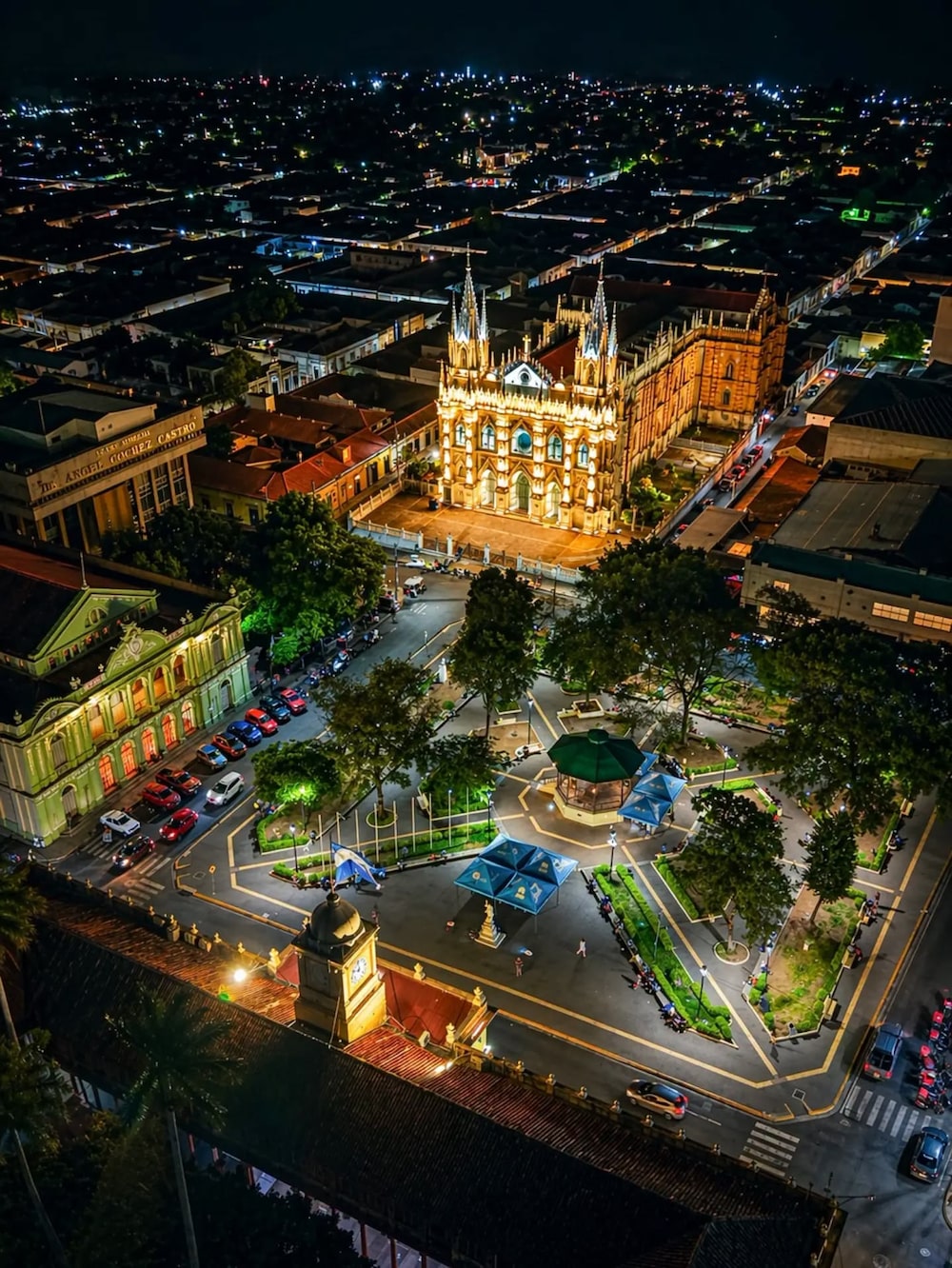 Panorámica de Santa Ana Centro, en El Salvador. Panorámica de Santa Ana Centro, en El Salvador.