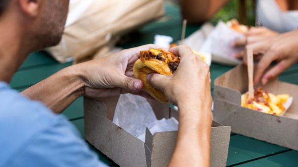 Shake Shack supera expectativas de vendas e quer triplicar número de lanchonetes Shake Shack supera expectativas de vendas e quer triplicar número de lanchonetes