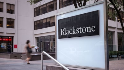 Blackstone lidera investimento de US$ 600 milhões em empresa indiana de IA em nuvem Blackstone lidera investimento de US$ 600 milhões em empresa indiana de IA em nuvem