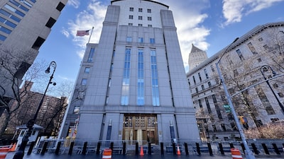 Red de ‘insider trading’ en pandemia: excorredor acusado de lucrarse con información robada desde casa Red de ‘insider trading’ en pandemia: excorredor acusado de lucrarse con información robada desde casa