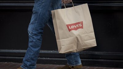 Levi’s dobra a aposta em roupas para trabalho pesado para atingir US$ 10 bi em vendas Levi’s dobra a aposta em roupas para trabalho pesado para atingir US$ 10 bi em vendas