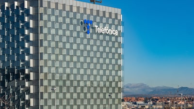 Telefónica cumple sus previsiones trimestrales apoyada en España y Brasil Telefónica cumple sus previsiones trimestrales apoyada en España y Brasil