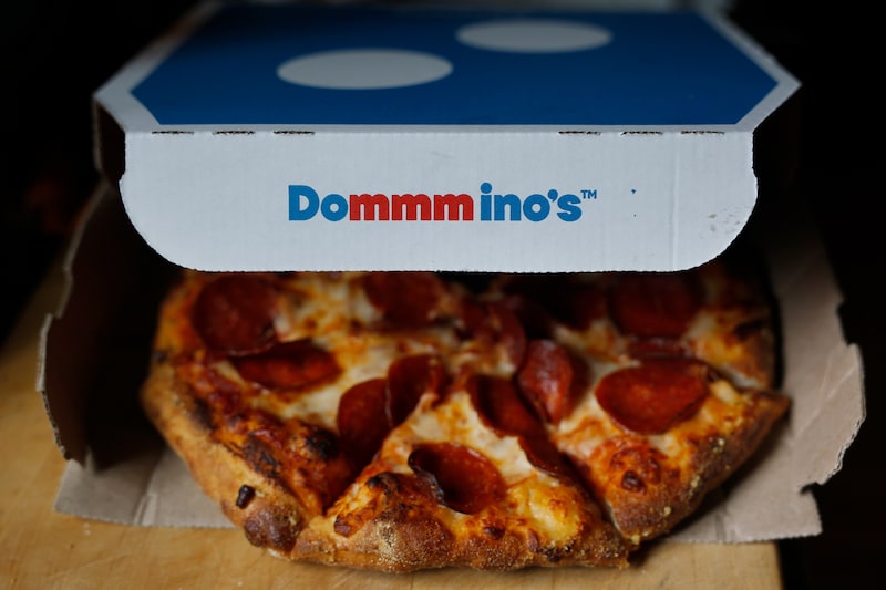 Una pizza de pepperoni de Domino's. Fotógrafo: Justin Sullivan/Getty Images
Una pizza de pepperoni de Domino's. Fotógrafo: Justin Sullivan/Getty Images