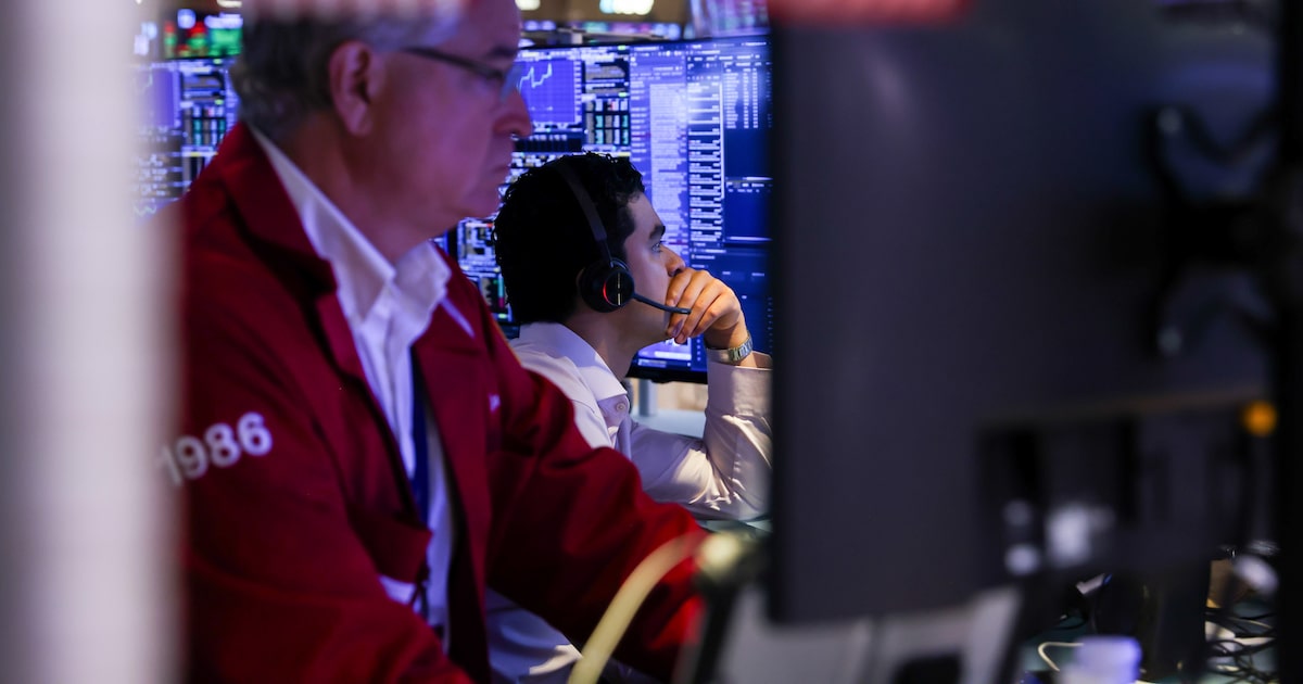 Acciones en EE.UU. suben por caída del petróleo y pausa en Irán
