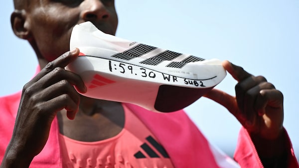 Acción de Adidas rompe racha de tres días de pérdidas tras el récord en la maratón de Londres Acción de Adidas rompe racha de tres días de pérdidas tras el récord en la maratón de Londres