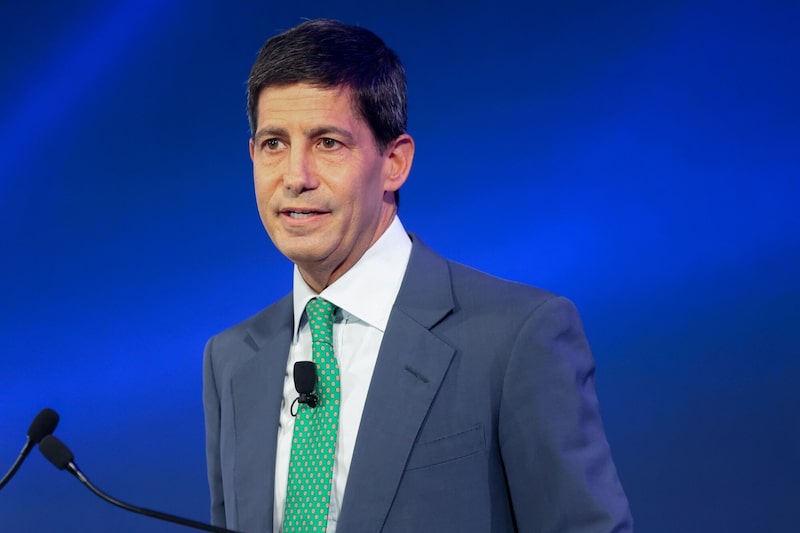 Kevin Warsh esteve no Board of Governors do Federal Reserve de 2006 a 2011, período que abrangeu a crise financeira global de 2008 Kevin Warsh esteve no Board of Governors do Federal Reserve de 2006 a 2011, período que abrangeu a crise financeira global de 2008