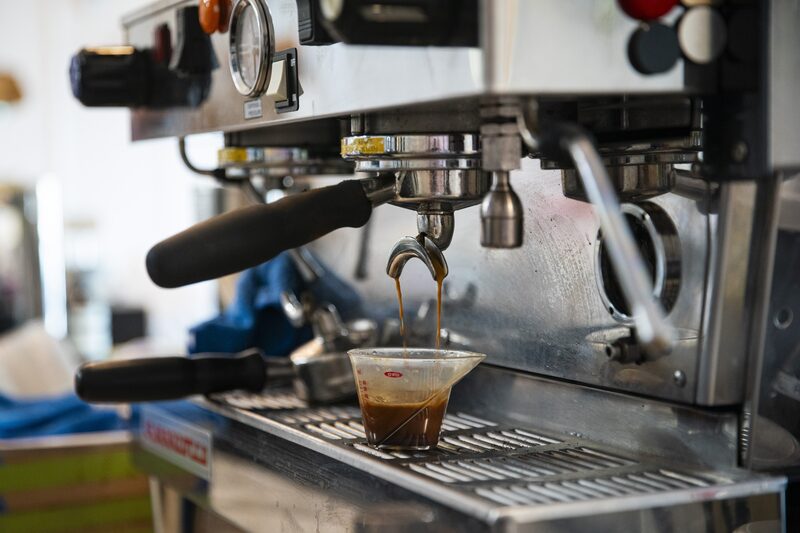 Los granos de arábica de gama alta preferidos y la variedad robusta, más asequible, han disparado su precio. Los granos de arábica de gama alta preferidos y la variedad robusta, más asequible, han disparado su precio.