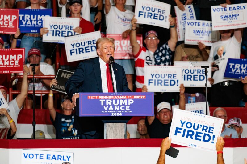 El expresidente y su campaña han declinado comprometerse a un debate, diciendo inicialmente que esos planes no podían formalizarse hasta que los demócratas designaran oficialmente a su sustituto de Biden. El expresidente y su campaña han declinado comprometerse a un debate, diciendo inicialmente que esos planes no podían formalizarse hasta que los demócratas designaran oficialmente a su sustituto de Biden.