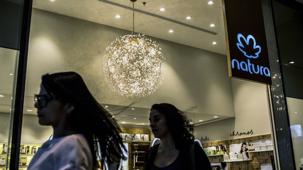 Natura vende unidade da Avon na Rússia e conclui simplificação das operações Natura vende unidade da Avon na Rússia e conclui simplificação das operações
